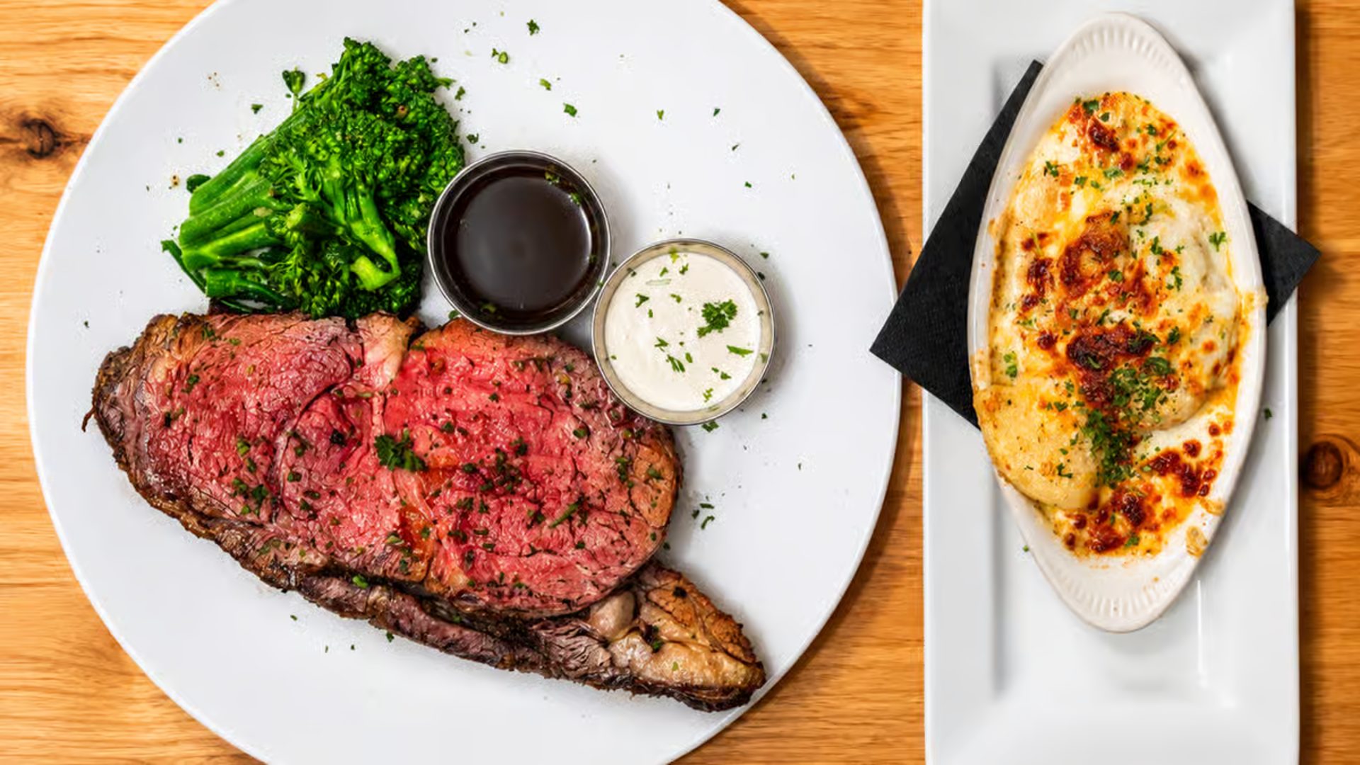 Keego Harbor’s Premier Steakhouse & Burgers